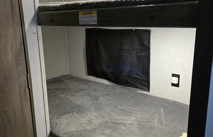 Bunks (bedding, pillows and extra sheets available in storage)