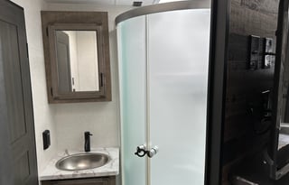 3-QUEEN BED 2023 SportTrek ST291VTQ