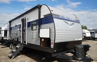Luxury 2023 Avenger 32’ Dual-Slide Travel Trailer