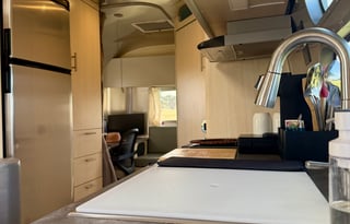 Airstream Glamping in Style/Remote OfficeStarlink