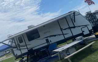 The Perfect Couples Getaway–King Bed + Cozy Vibes