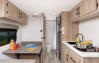 2025 Coleman 17r - Brand NEW, Compact, Easy to Tow