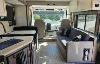 2024 Thor A.C.E. 32B - Style & Space for Family