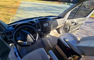 Easy Escape – Mercedes RV |Sleeps 5 |Fully Stocked