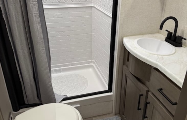 Spacious bathroom with shower