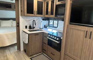 NEW 2024 Alliance RV Delta 251BH