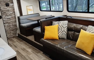 Travel in Comfort and Style up to 6ppl