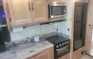 2021 Coachmen RV Leprechaun 319MB Ford 450