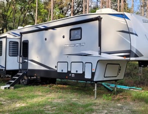 Forest River RV Cherokee Arctic Wolf Suite 3880