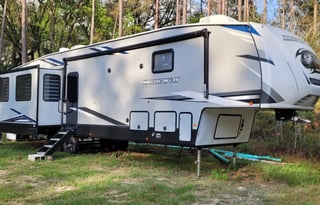 Big Camper Sleeps 8 North Central Florida