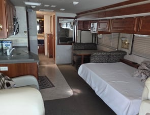 Fleetwood RV Discovery 37d