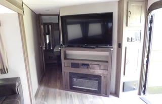 PET-FRIENDLY & KID-APPROVED LARGE TRAVEL TRAILER