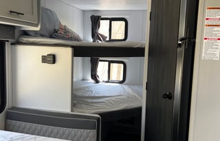 Spacious 7-Sleeper Dream on Wheels