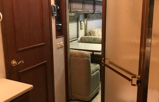 04 Winnebago Journey (A great rolling vacation)