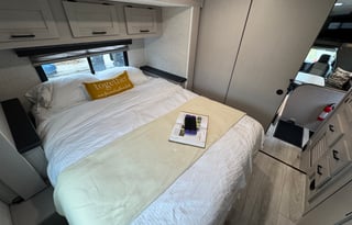 2025 28ft Coachmen 26DS - Sleeps 6