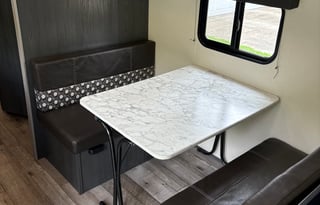 Clean Camper, pet friendly and delivery available!