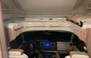 Great RV incl outside kitchen large inside TV