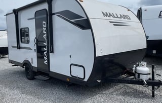 2025 Mallard 17BHL – Cozy & Family Friendly