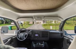 Easy to Drive Comfy RV Rental