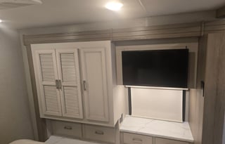 The Phoenix, 2026 Thor Motor Coach Omni TRAIL R36