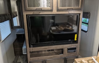 Family and Pet friendly mobile bunkhouse Mansion!