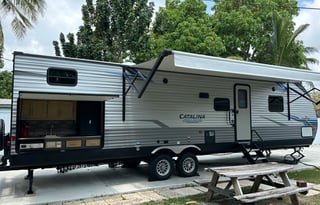 2021 Coachmen Catalina Legacy Edition travel trailer 38ft