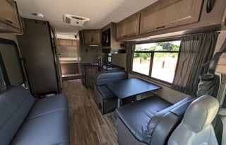 2019 Thor Majestic 28A - Your Family Fun Transport
