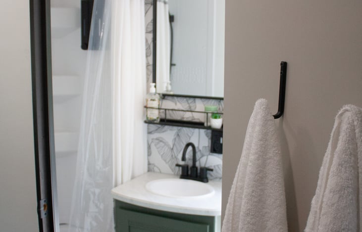 Indulge in a carefree camping experience with our fully stocked bathroom. From refreshing soap and nourishing shampoo to plush linens, we've taken care of every detail to ensure your comfort.