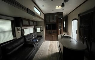 2017 Heartland Sundance 3700RLB