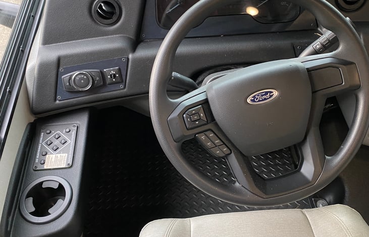 Auto stabilizers/levelers