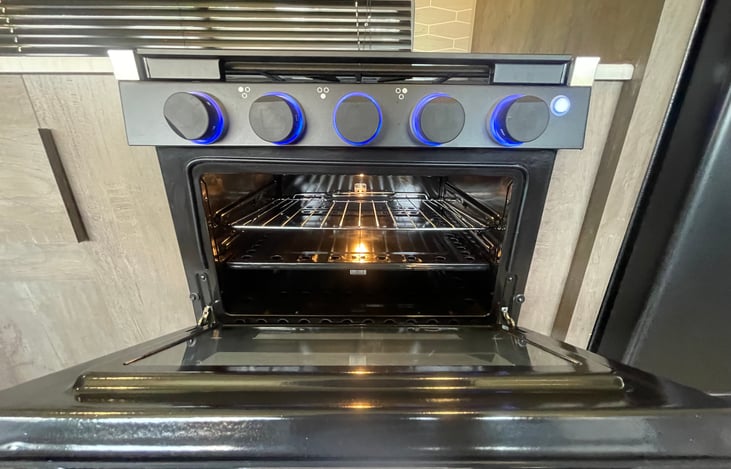 Comes with a oven for your convenience