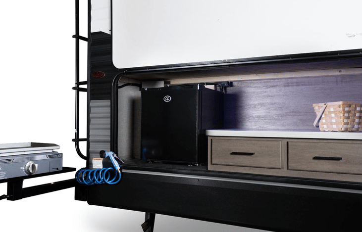 outdoor kitchen amenities