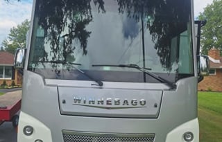 2019 Winnebago Adventurer 27N