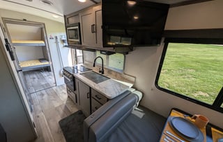 Outback Ultra Lite | Awesome toy hauler w/ bunks