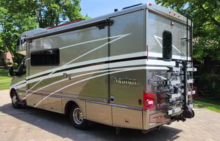 2019 Winnebago Navion 24D