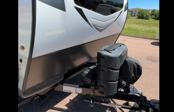 2- 30# Propane Bottles, 2- 12 Volt Battery System with 180 Watt Solar.