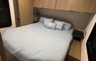 Nomadic Nature Rentals w Luxury Amenities (Mickey)