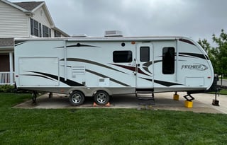 2012 Keystone RV Premier Ultra Lite 27RBPR
