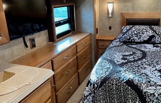 Itasca Meridian 36' Luxury Diesel