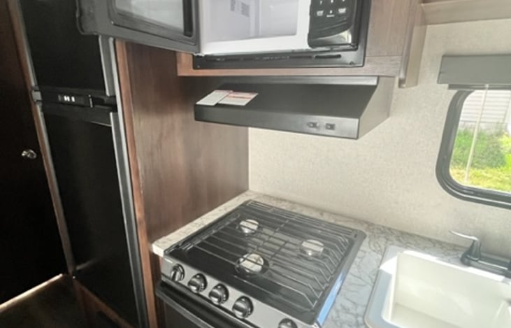 Oven/Stove, range and microwave