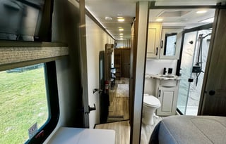 Willow- 2024 Alliance Paradigm 395DS