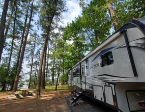 Keystone RV Avalanche 379BH