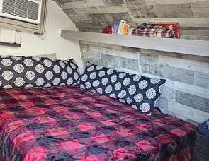 Dutchmen RV Coleman Lantern LT Series 17B