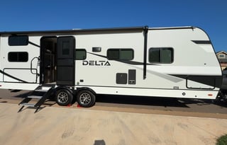 Delta Dawn | Cozy Camper Getaway