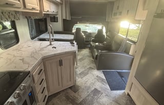 Easy Drive- Easy Set Up Class C!