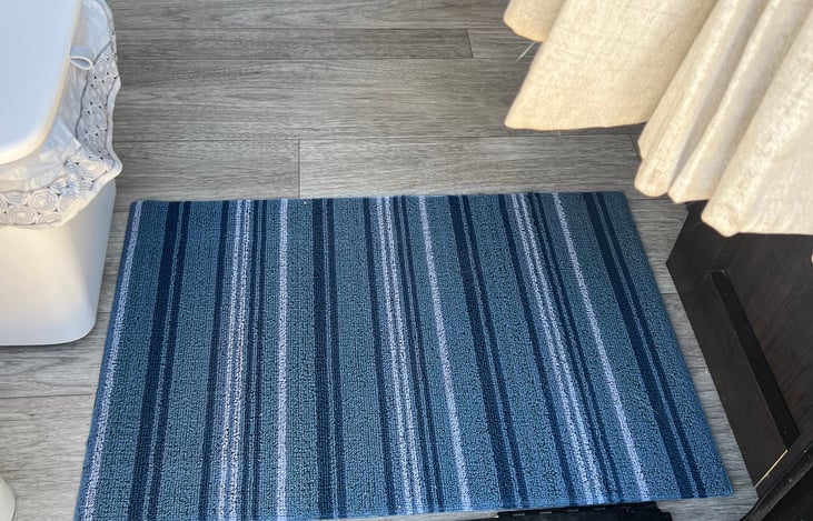 Entry matt to help keep interior clean for your trip.