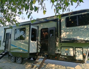 Forest River RV Cherokee Arctic Wolf Suite 3990