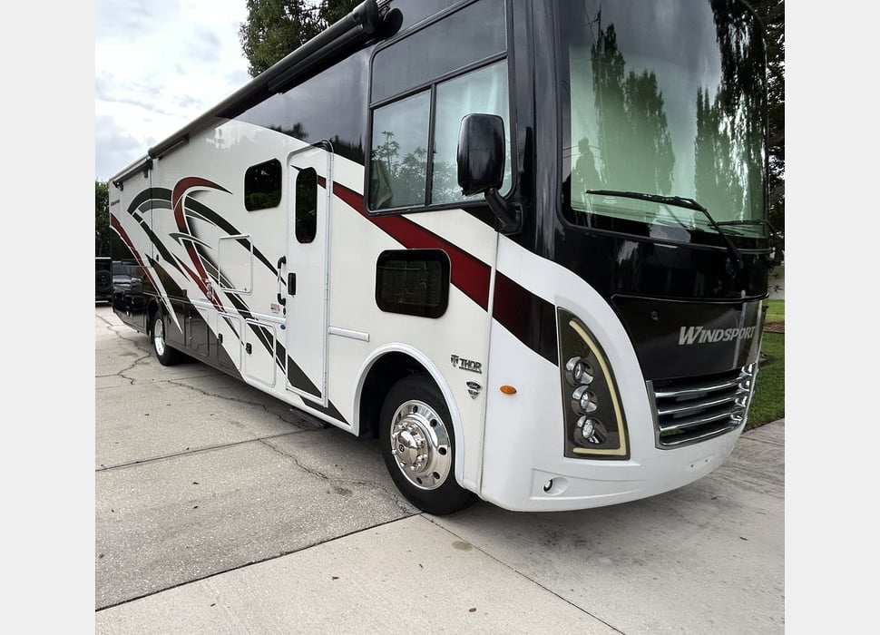 Class A Motor Home rentals in Tavares