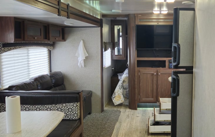 Living and kitchen area