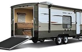 2016 Forester  Grey wolf Toy Hauler 26ft No slide